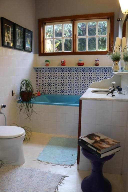 Deluxe Double Room with Bath room - Image 3