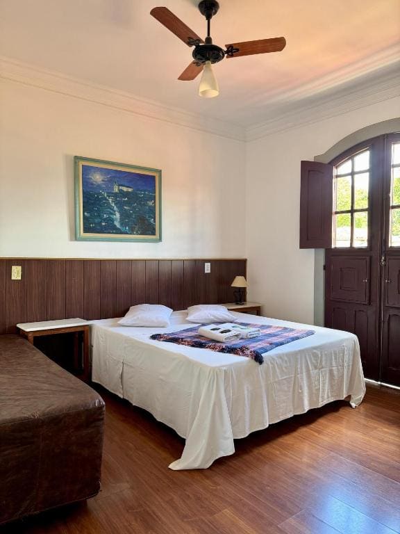 Deluxe Room room - Image 3