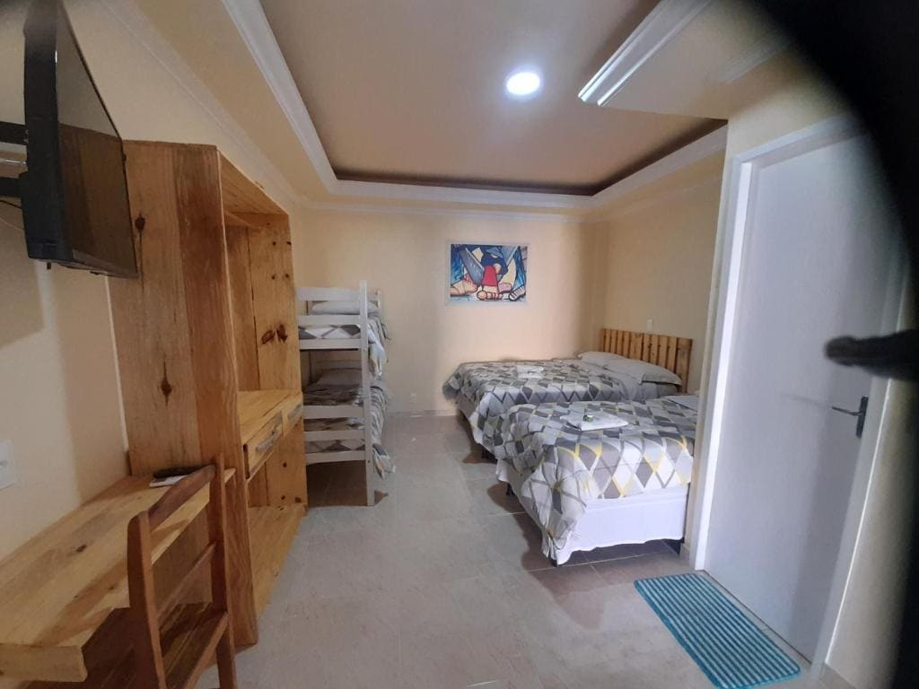 Deluxe Family Room room - Image 3
