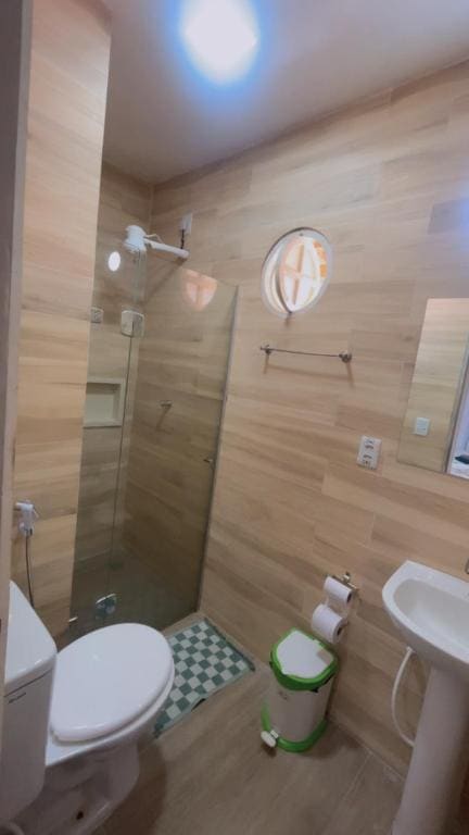 Standard Quadruple Room room - Image 2