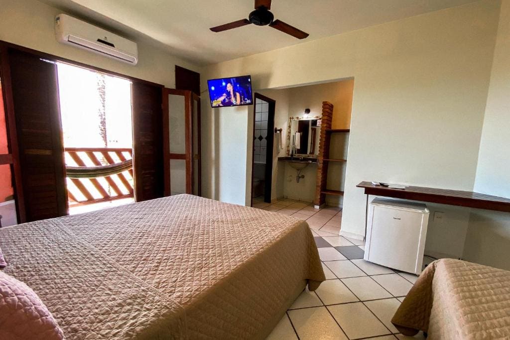 Superior Triple Room room - Image 1