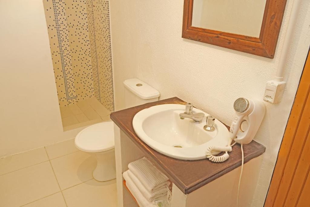 Deluxe Double Room with Balcony room - Image 2