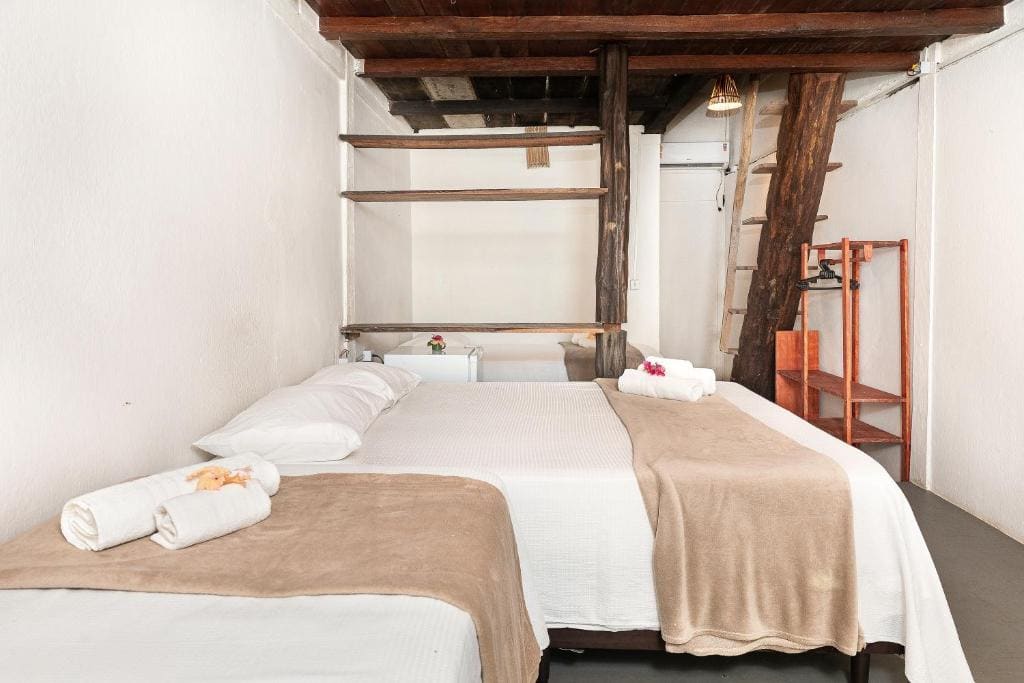Superior Quadruple Room room - Image 2