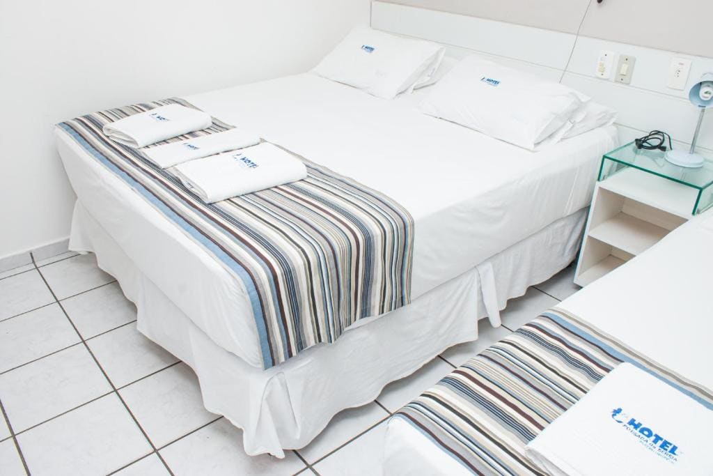 Standard Triple Room room - Image 1