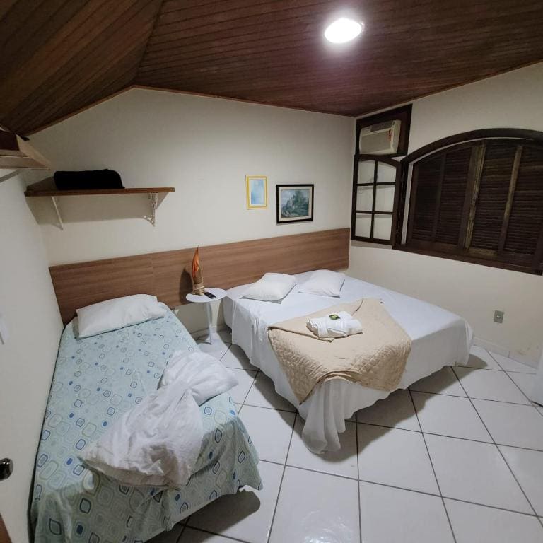Deluxe Family Suite room - Image 3