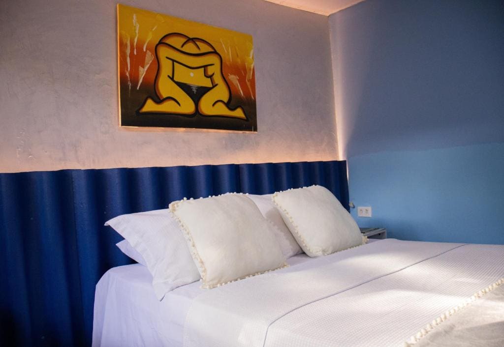 Large Double or Twin Room room - Image 2