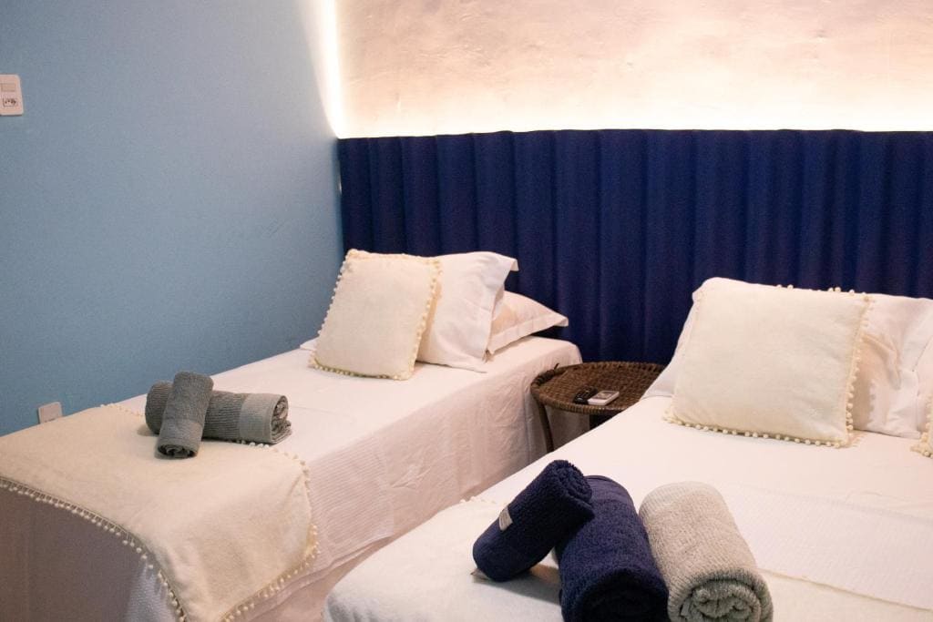Large Double or Twin Room room - Image 3
