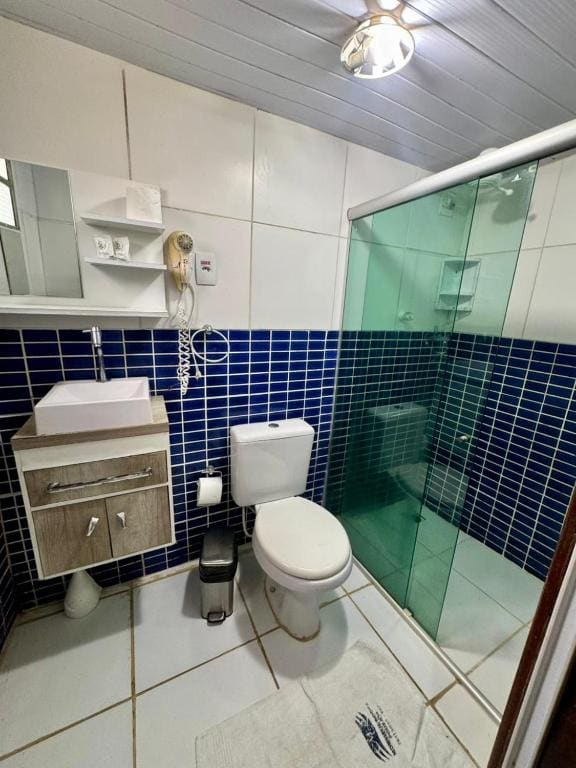 Standard Quadruple Room room - Image 3