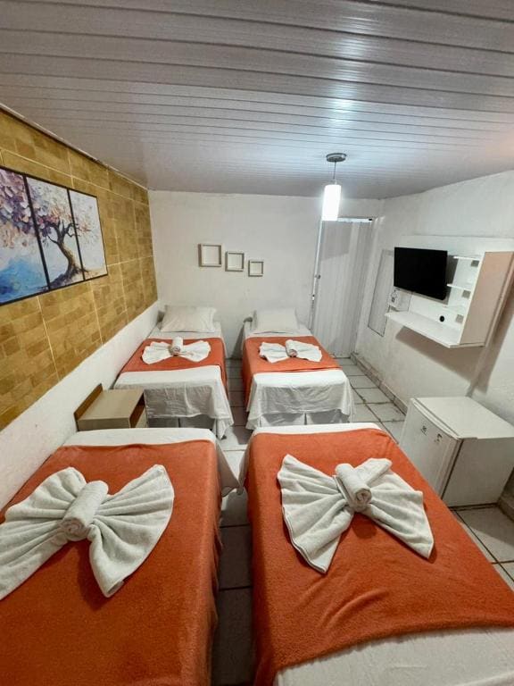 Standard Quadruple Room room - Image 1