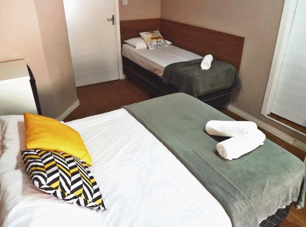 Classic Triple Room room - Image 3