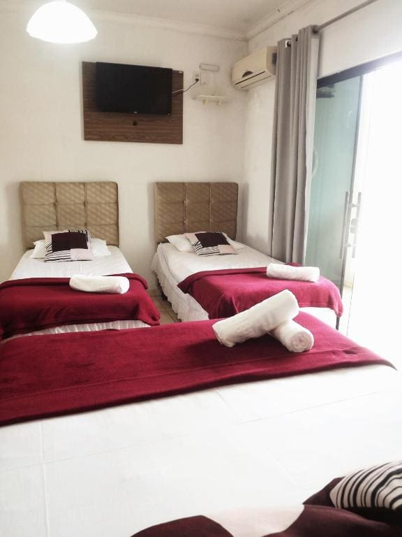 Deluxe Quadruple Room room - Image 2
