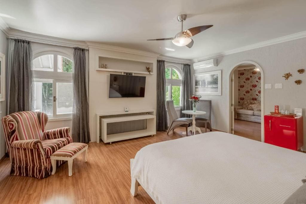 Master Suite com Smart TV room - Image 1