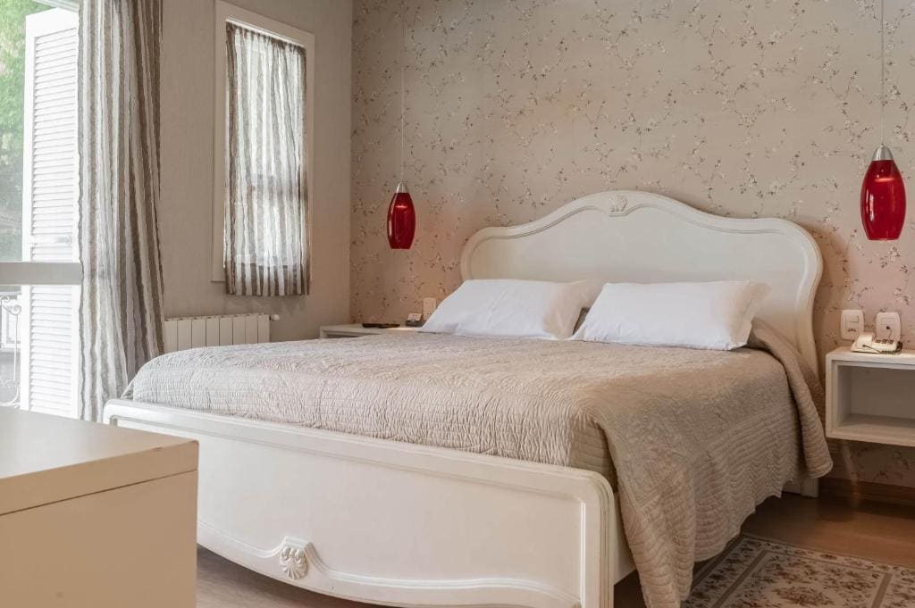 Luxury Triple Suite room - Image 3