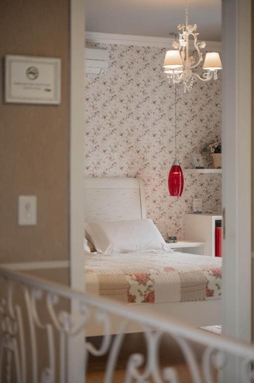 Superior Suite com Smart TV room - Image 2