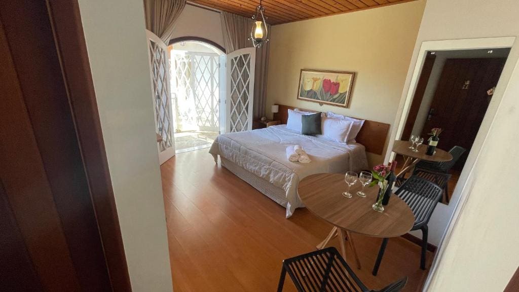 Deluxe Double Room with Balcony room - Image 2