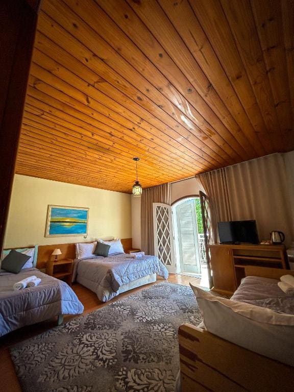 Quadruple Room room - Image 3