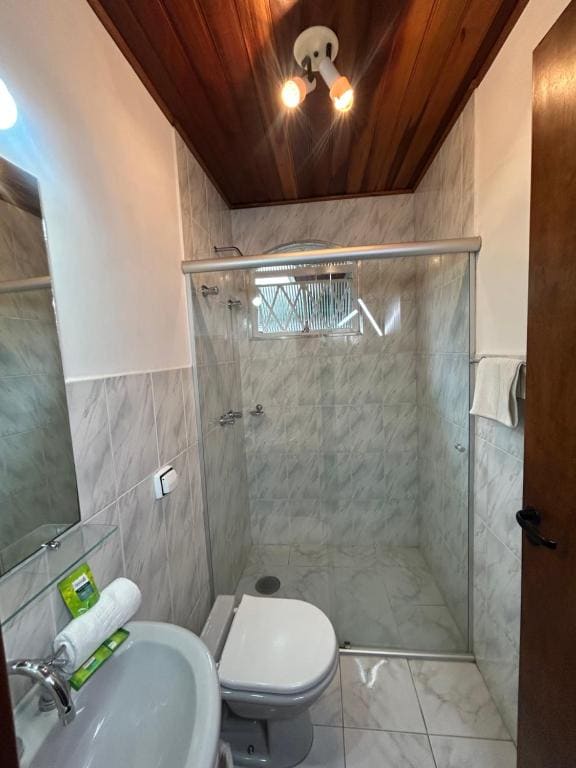Standard Triple Room room - Image 3