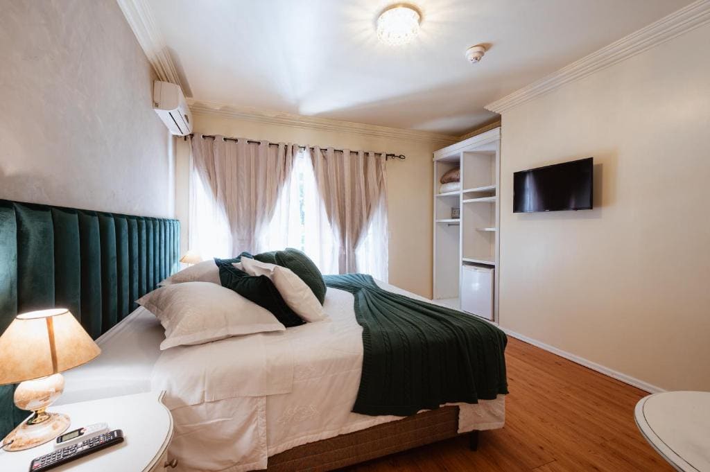 Double Room with Balcony room - Image 1
