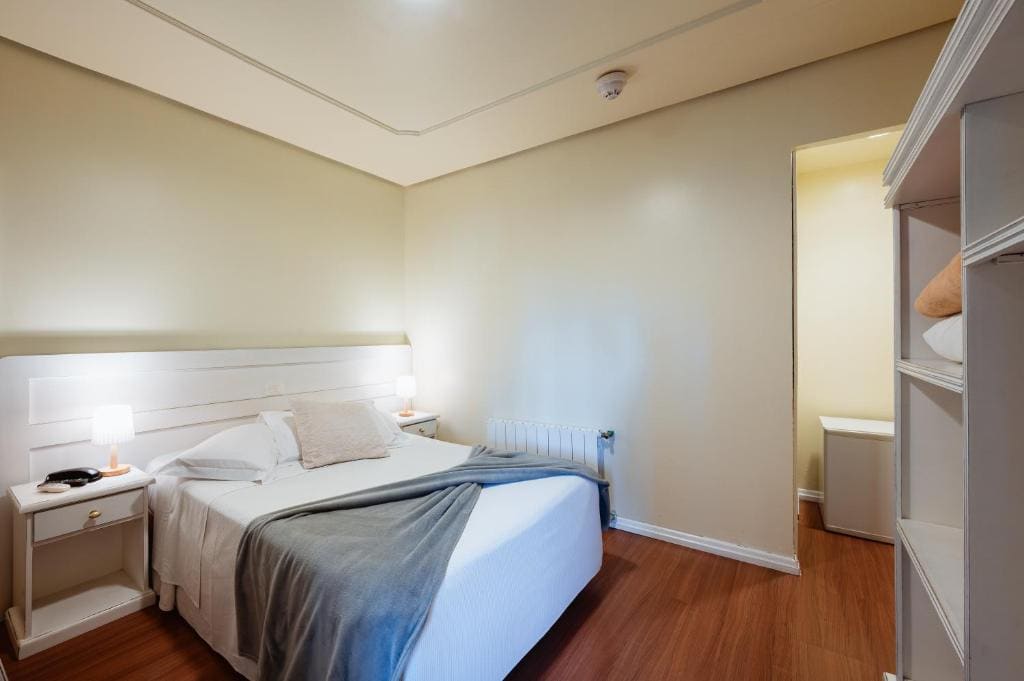 Standard Double Room room - Image 2