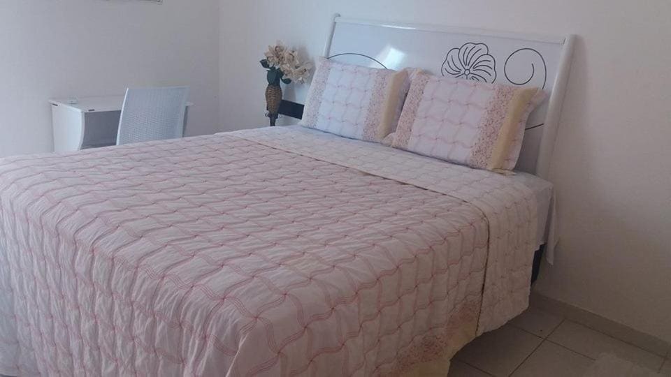 Single Room with Private Bathroom room - Image 3