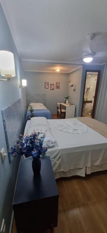 Standard Triple Room room - Image 1