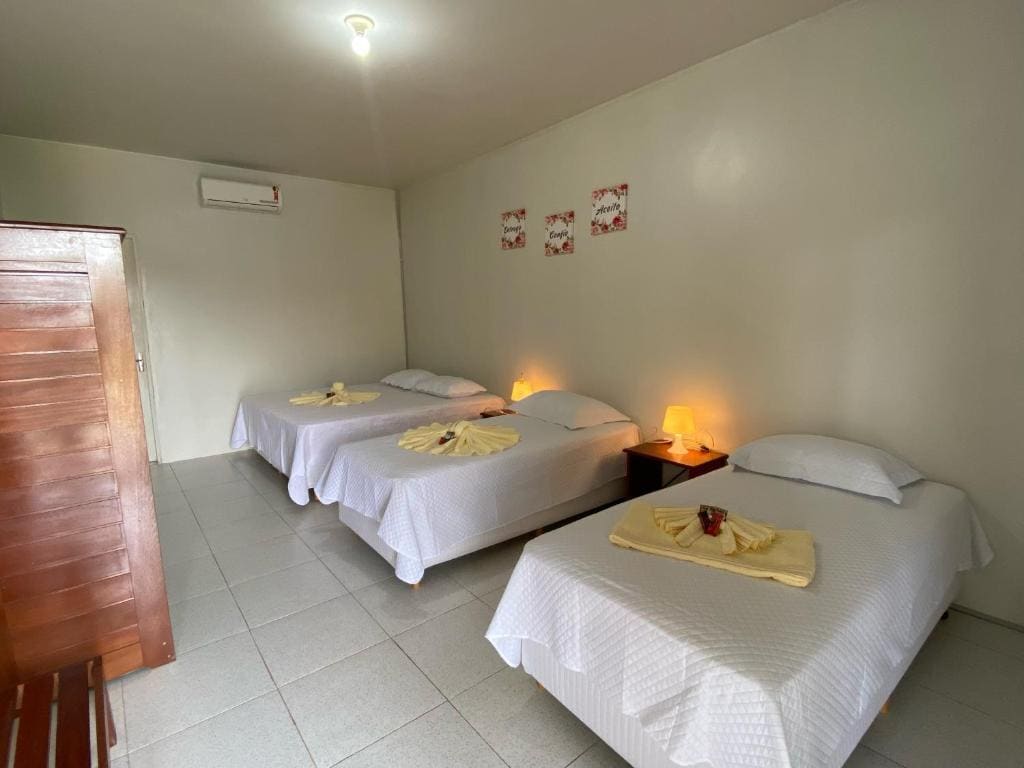 Classic Quadruple Room room - Image 1