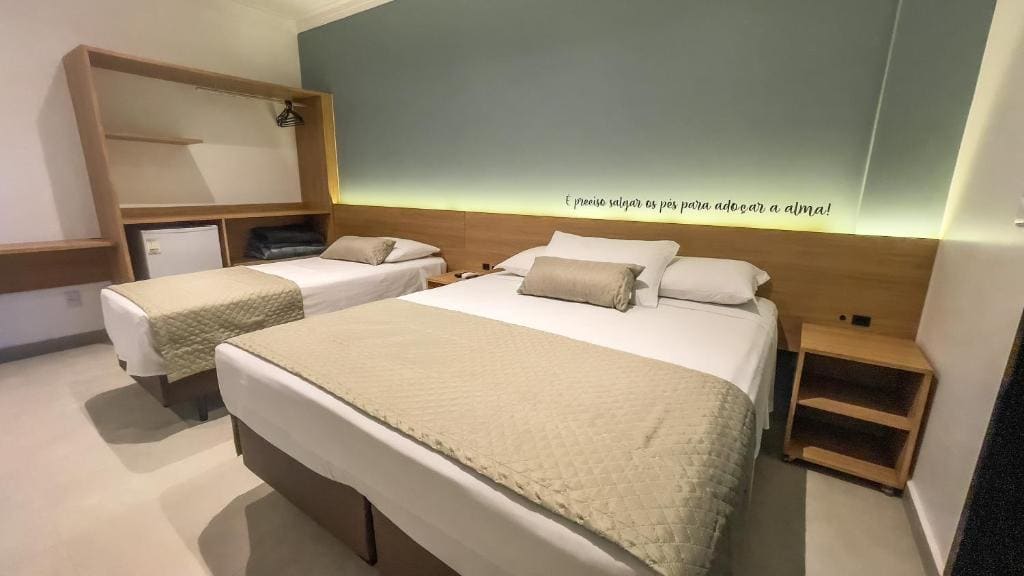 Standard Triple Room room - Image 2