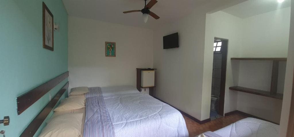 Comfort Quadruple Room room - Image 3