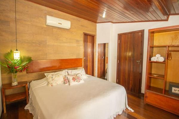 Double Room with Balcony and Sea View room - Image 3
