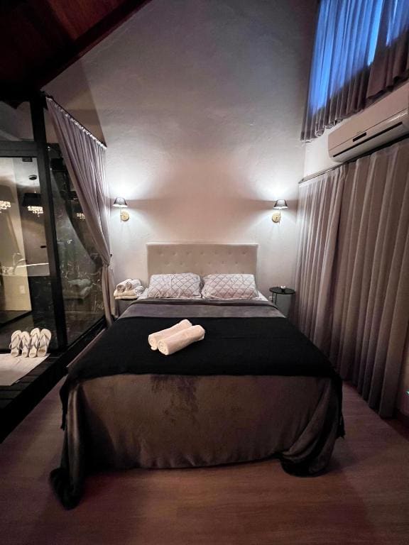 Suite with Spa Bath room - Image 1