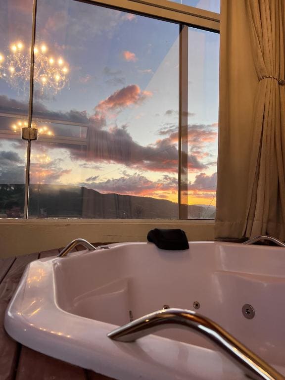 Suite with Spa Bath room - Image 3