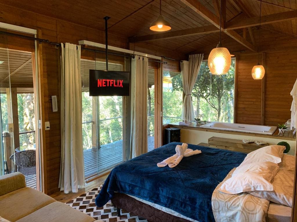 Superior Chalet room - Image 3