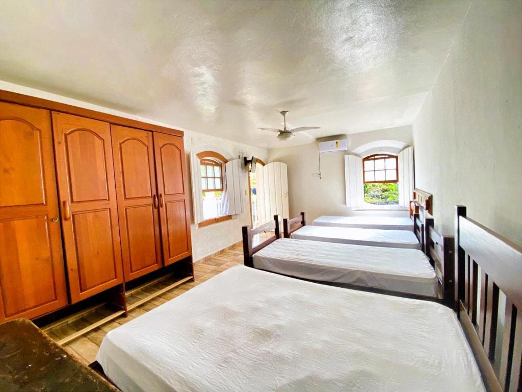 Superior Family Room room - Image 2