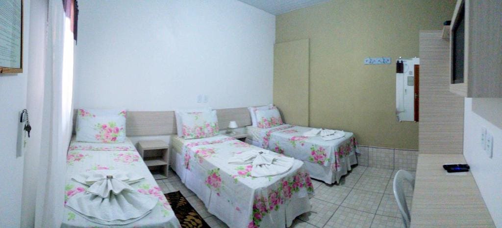 Luxury Triple Room room - Image 2