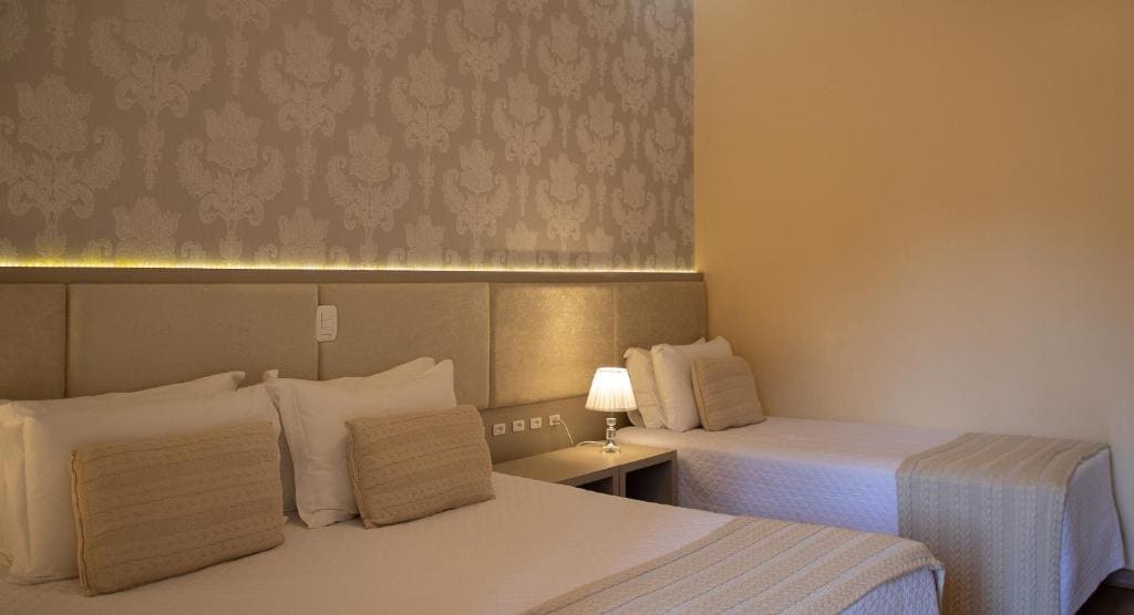 Luxury Triple Room room - Image 1