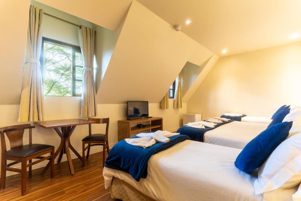 Quadruple Room room - Image 2