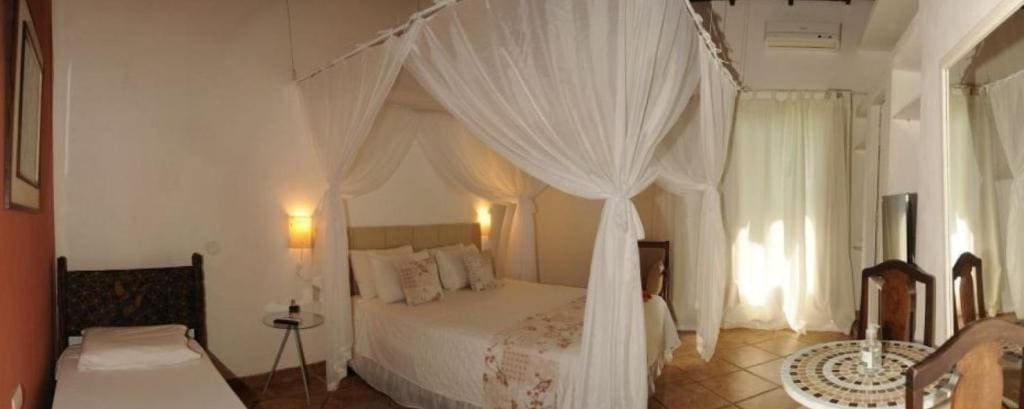 Deluxe Suite room - Image 2