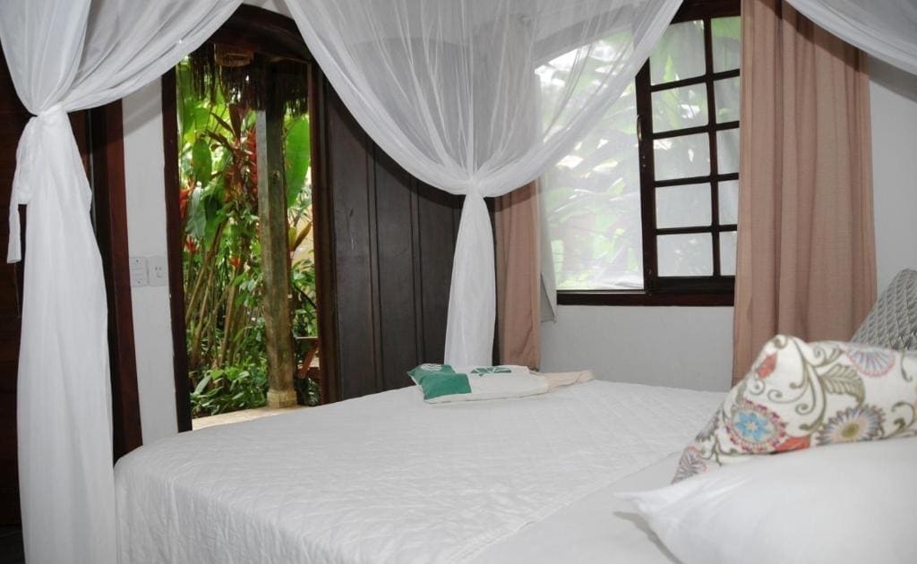 Bungalow room - Image 2