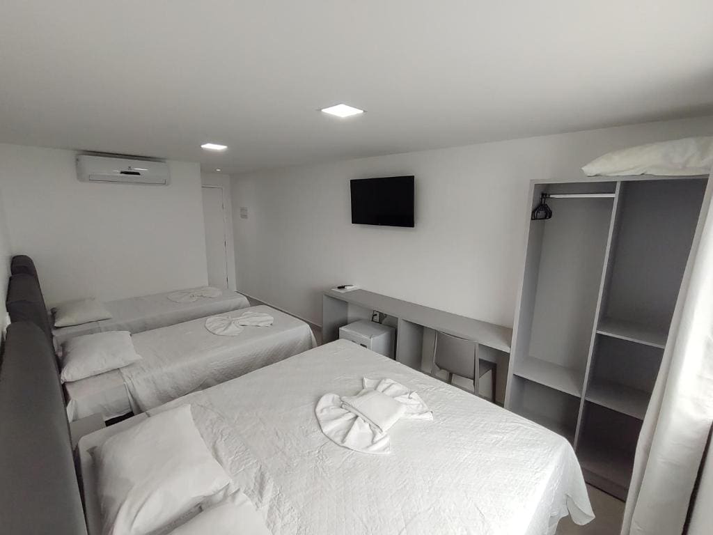 Standard Quadruple Room room - Image 1
