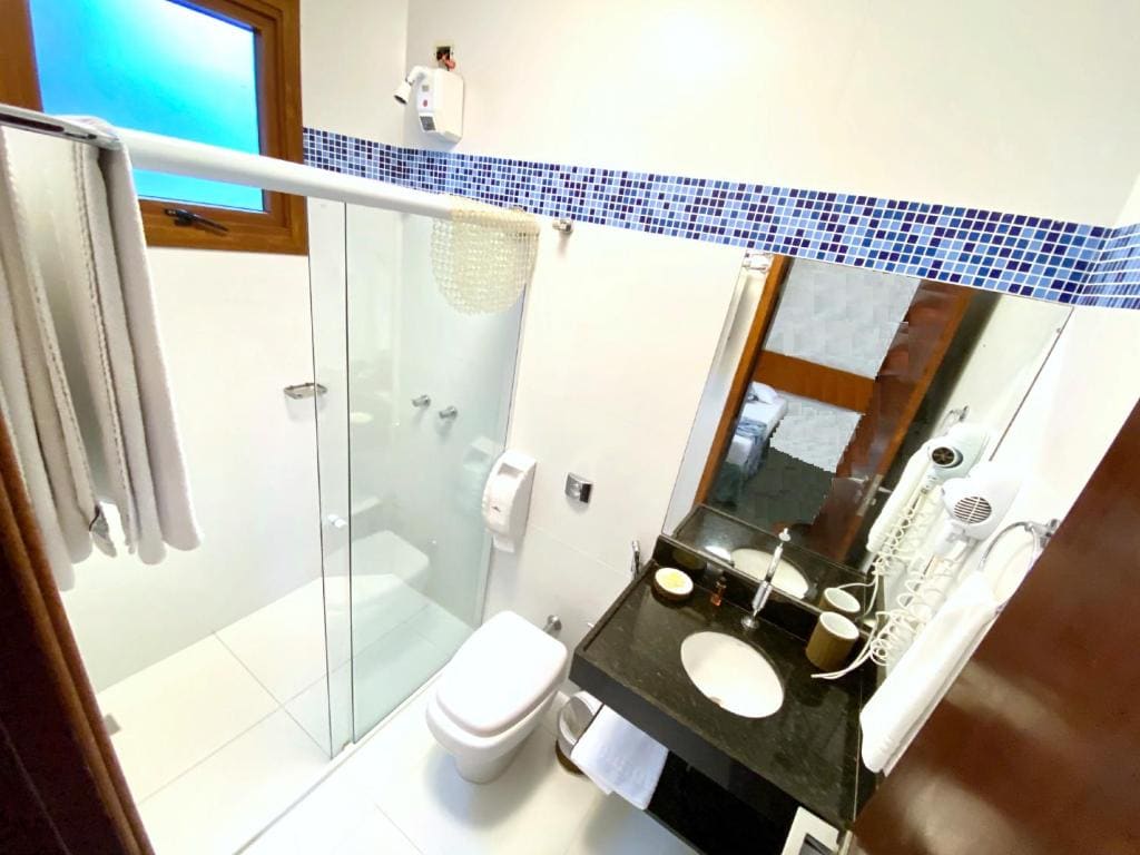 Deluxe Quadruple Room room - Image 2