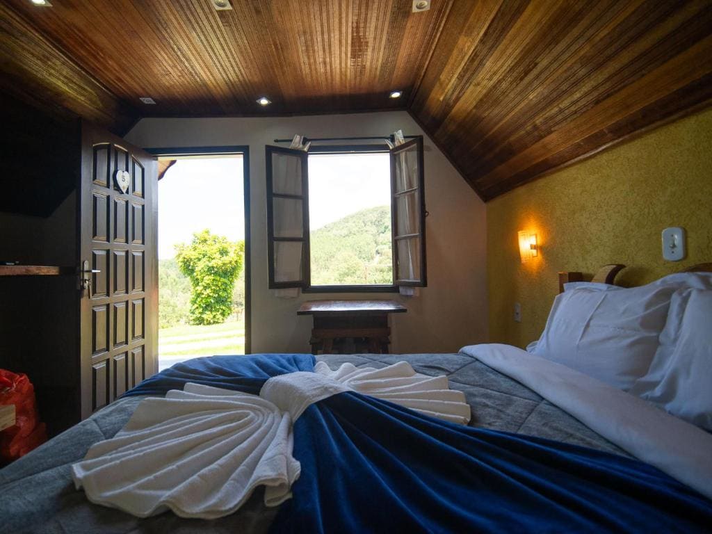 Chalé Superior com Hidromassagem room - Image 1