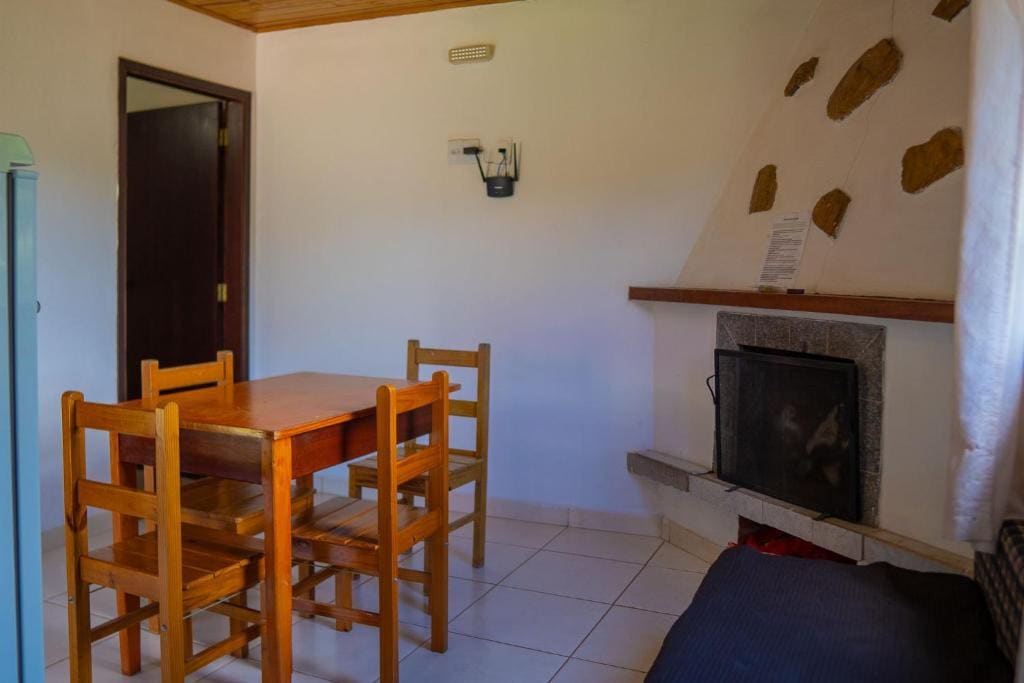 Family Room with Mountain View room - Image 3