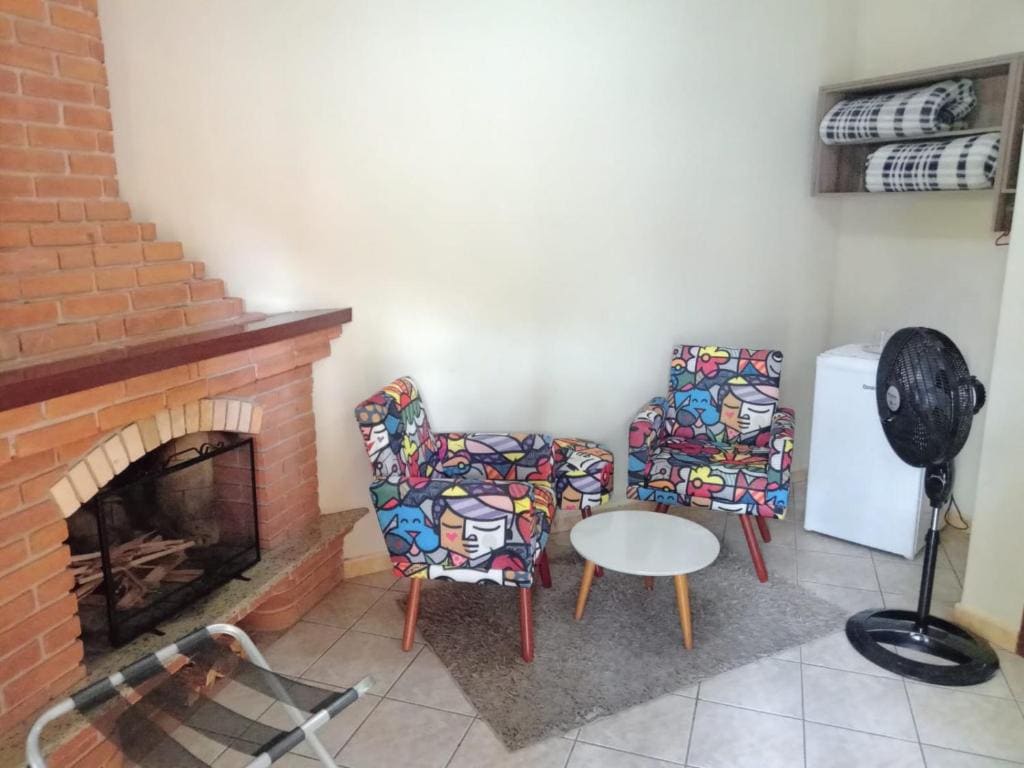 Family Room room - Image 3