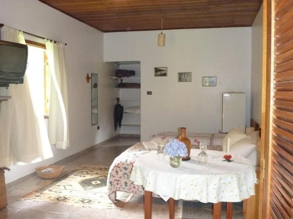 Chalet with fireplace room - Image 3