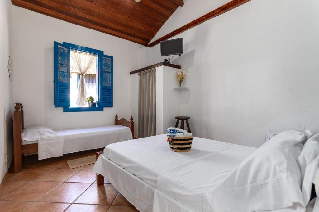 Standard Triple Room room - Image 1