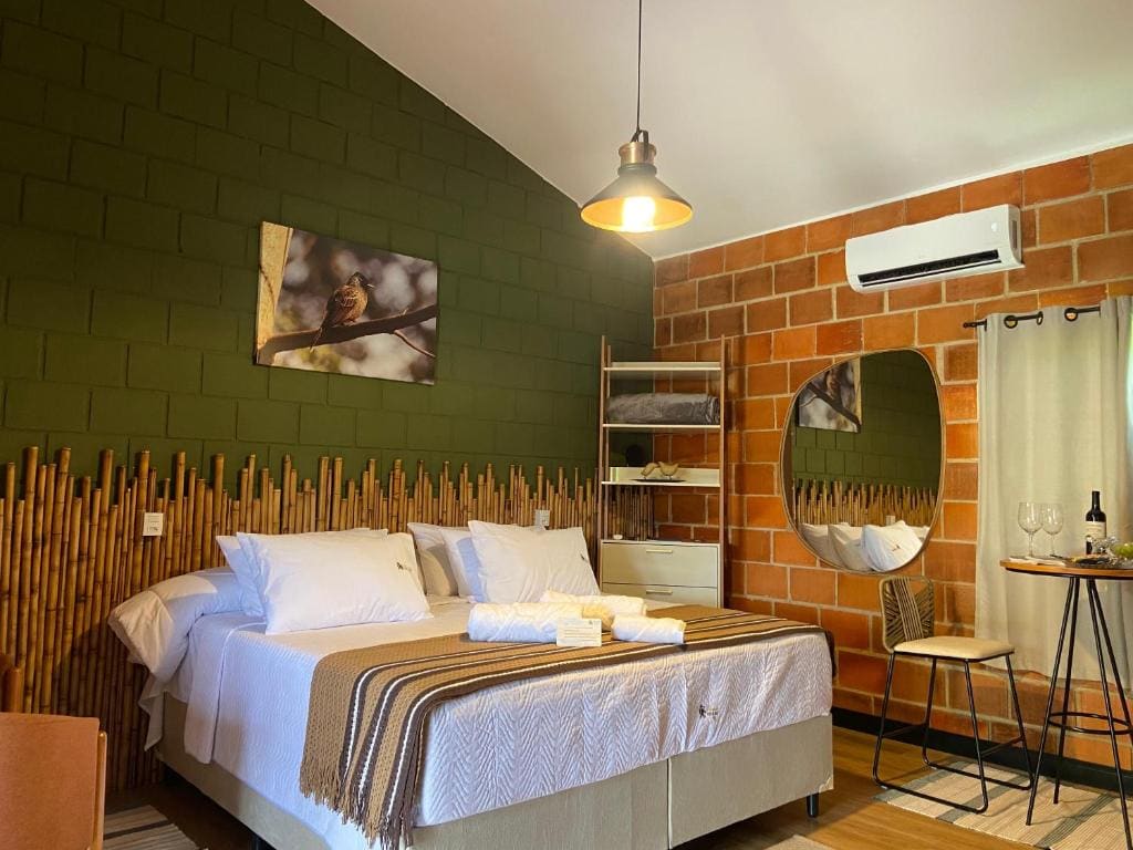 Deluxe King Suite room - Image 1