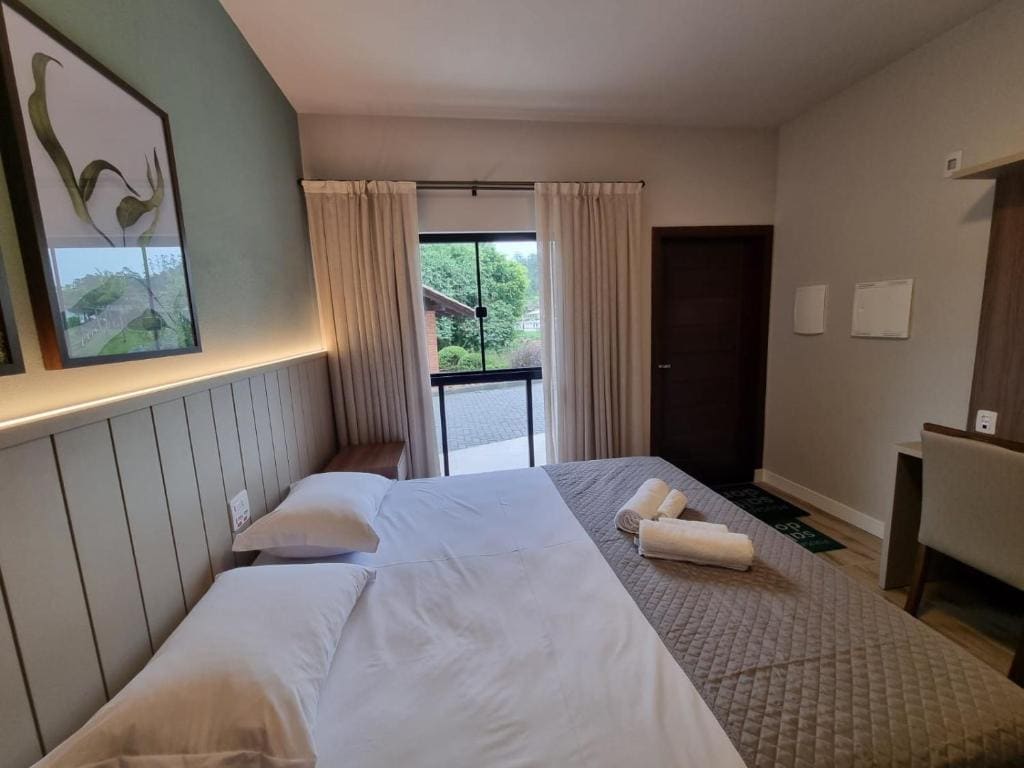 Suite with Garden View room - Image 2