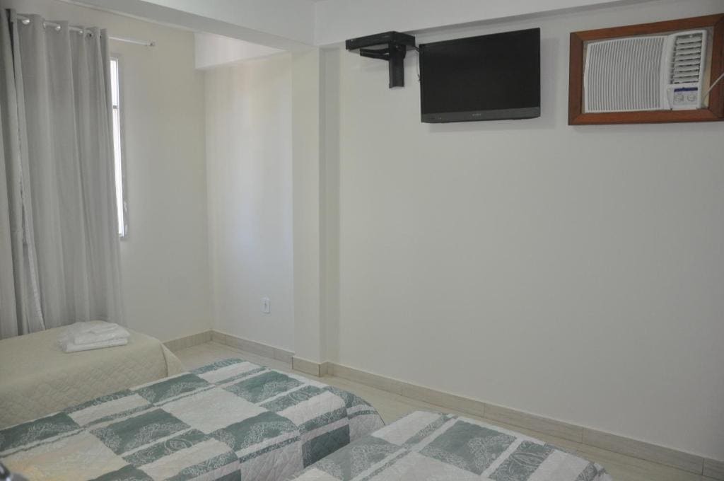 Superior Triple Room room - Image 3