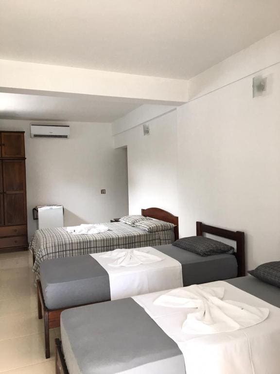 Quadruple Room room - Image 1