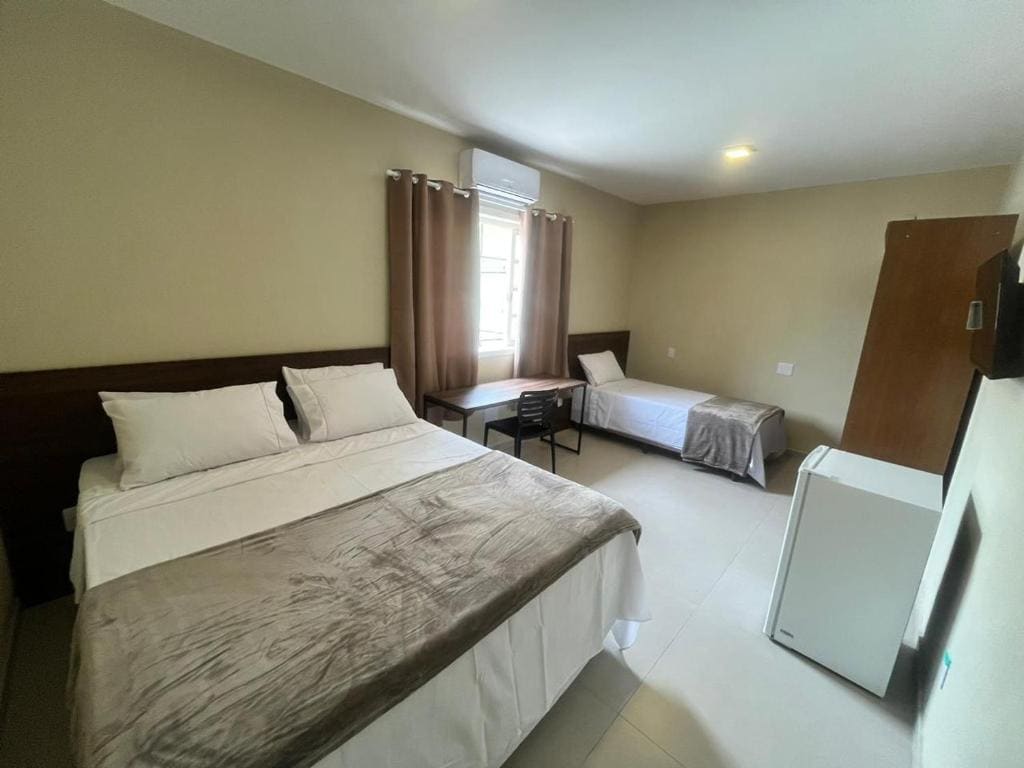 Deluxe Family Room room - Image 2